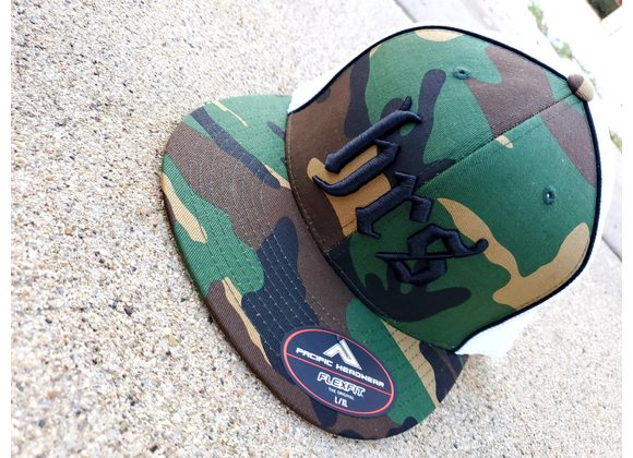NEW HRS CAMO FITTED HAT