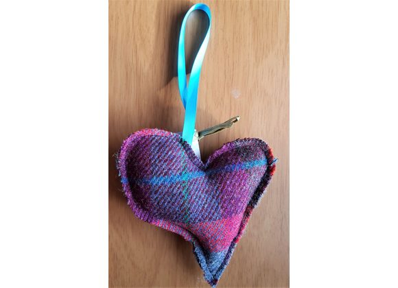 Harris Tweed heart in pink/purple