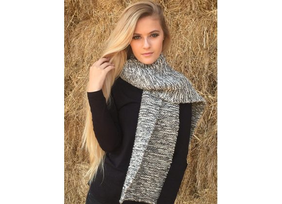 Dark grey and natural white chunky scarf