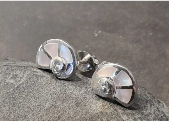 925 Silver & Mother of Pearl small Shell Stud Earrings